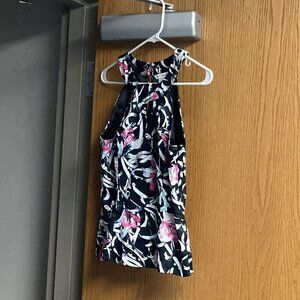 White House Black Market sz 6 halter top